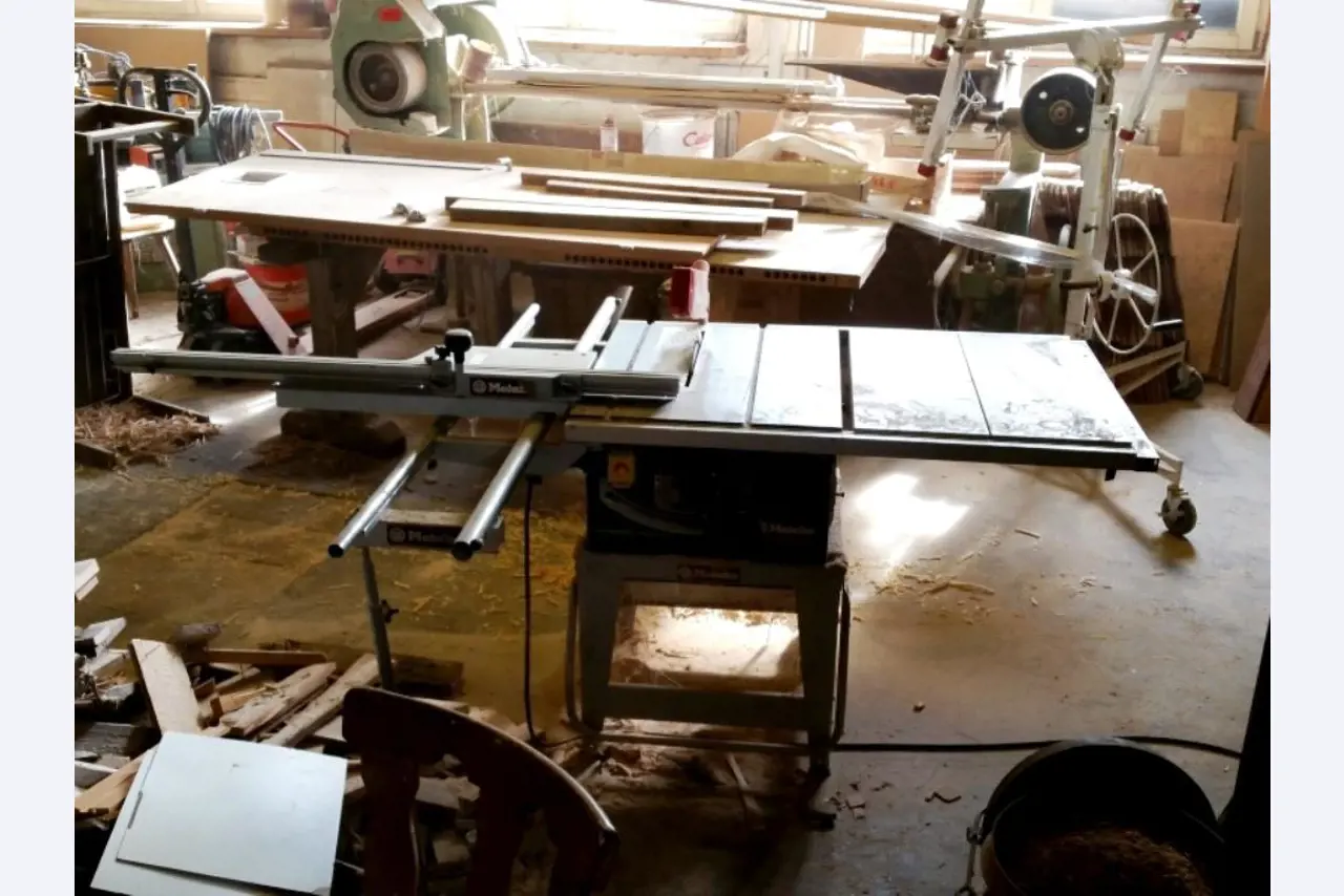 Betriebs- und Geschäftsausstattung eines Zimmereibetriebes-1