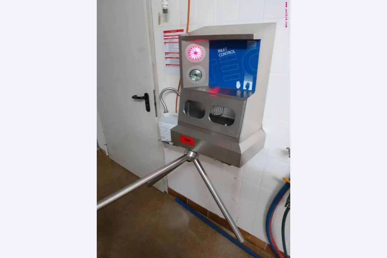 Máquinas de transformação de carnes e equipamento operacional e de escritório-1