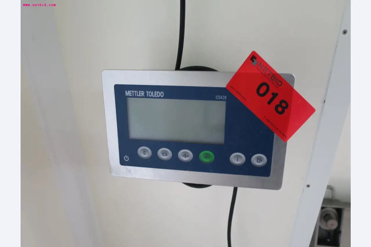 Máquinas de transformação de carnes e equipamento operacional e de escritório-1