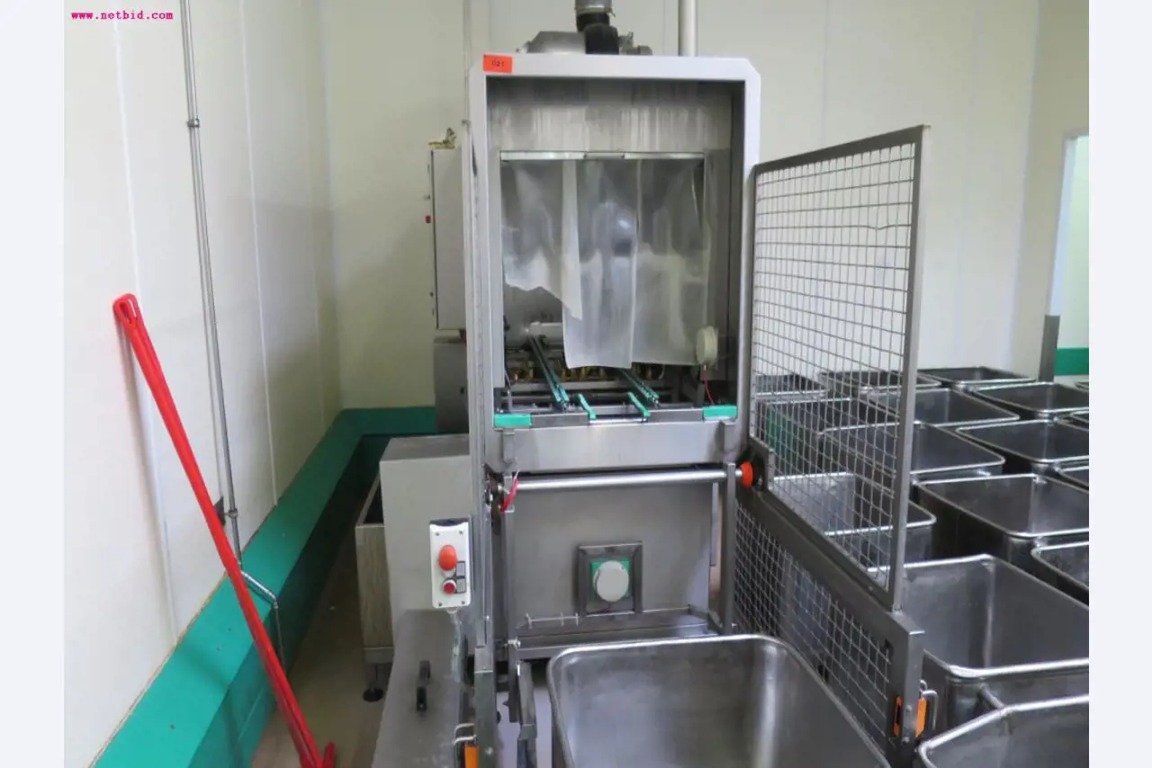 Máquinas de transformação de carnes e equipamento operacional e de escritório-1