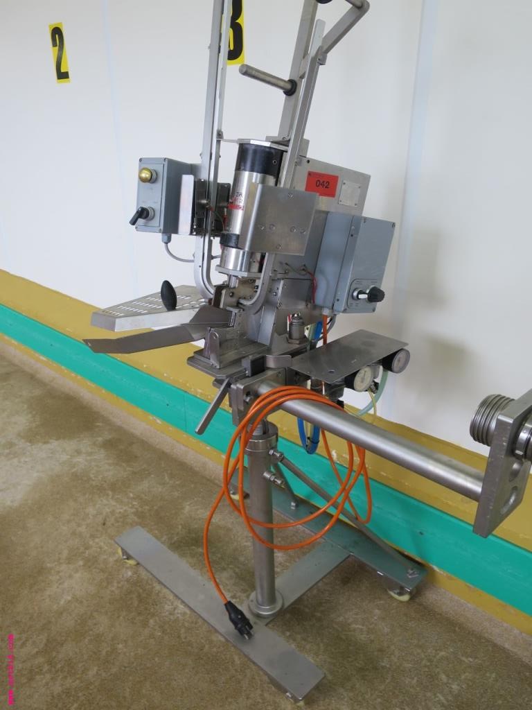 Máquinas de transformação de carnes e equipamento operacional e de escritório-1