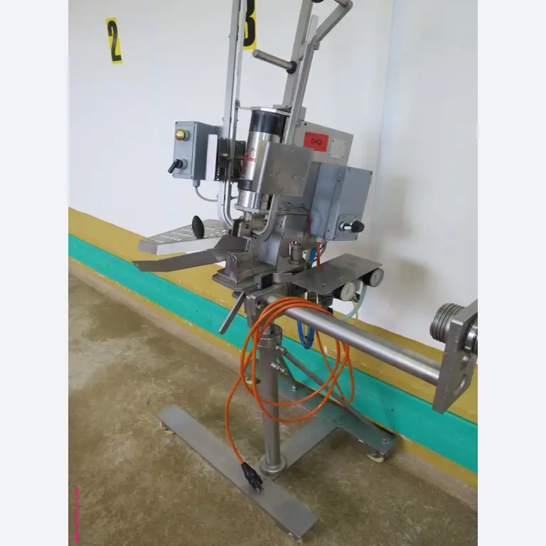 Máquinas de transformação de carnes e equipamento operacional e de escritório-1