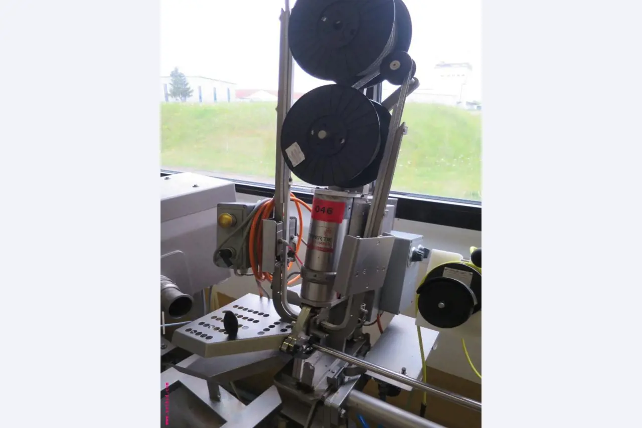 Máquinas de transformação de carnes e equipamento operacional e de escritório-2