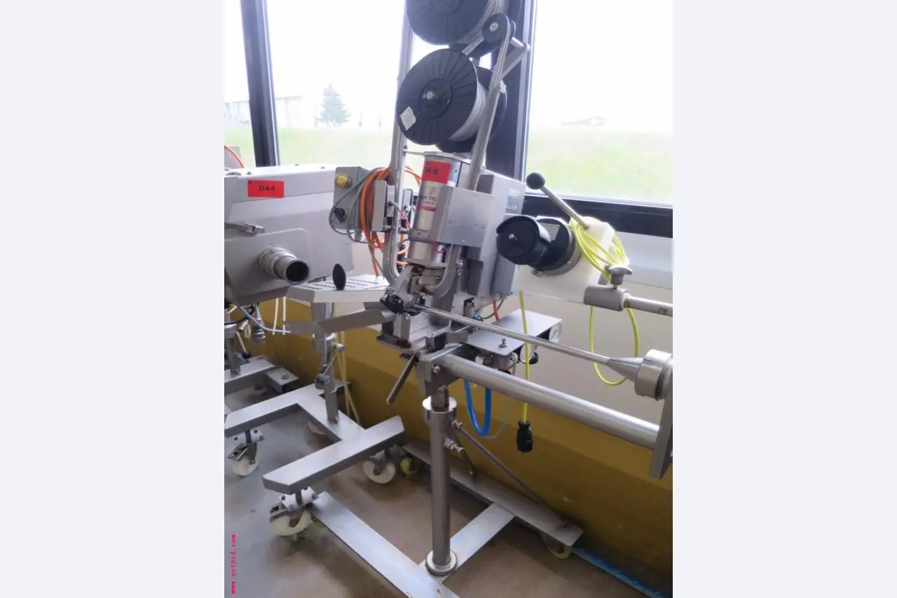 Máquinas de transformação de carnes e equipamento operacional e de escritório-3