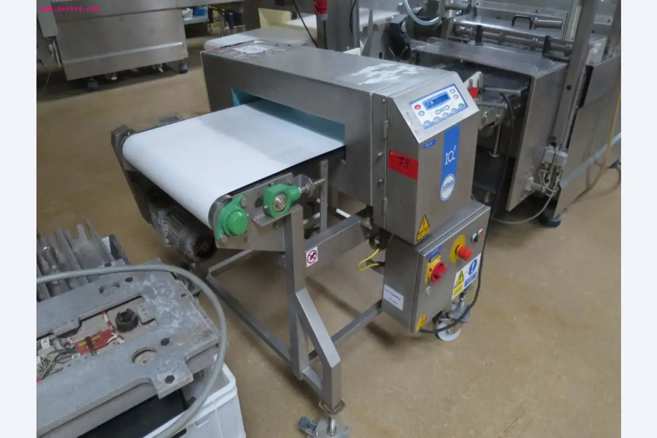 Máquinas de transformação de carnes e equipamento operacional e de escritório-1