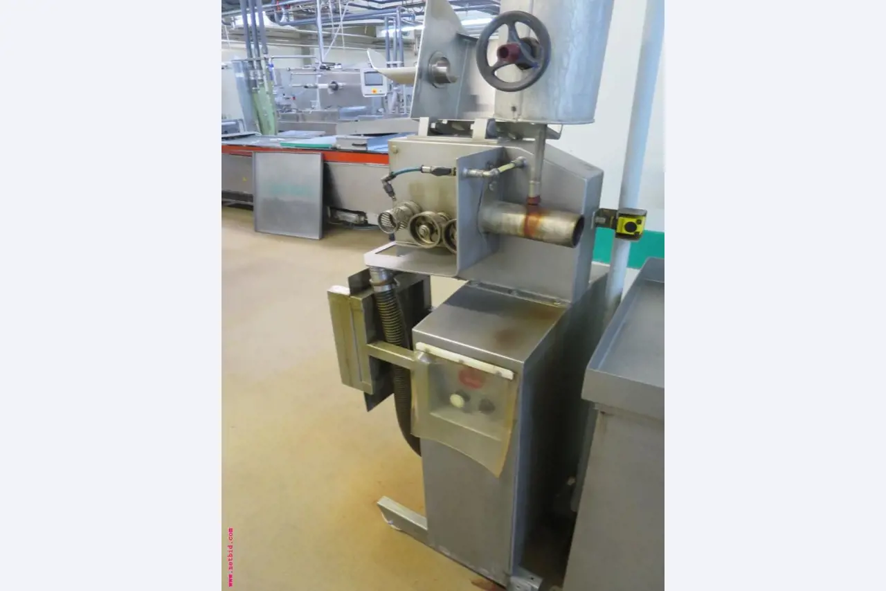 Máquinas de transformação de carnes e equipamento operacional e de escritório-2