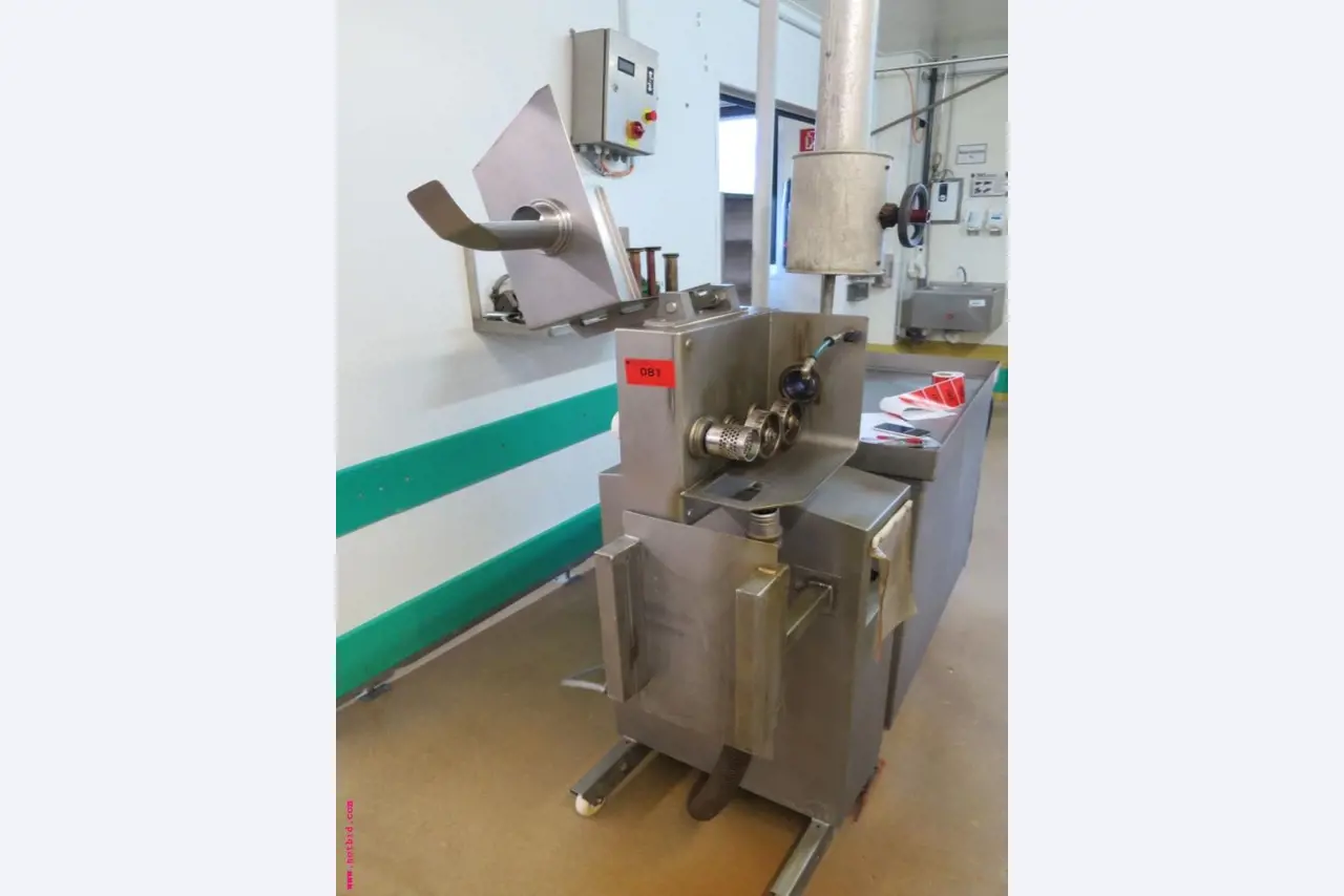 Máquinas de transformação de carnes e equipamento operacional e de escritório-3