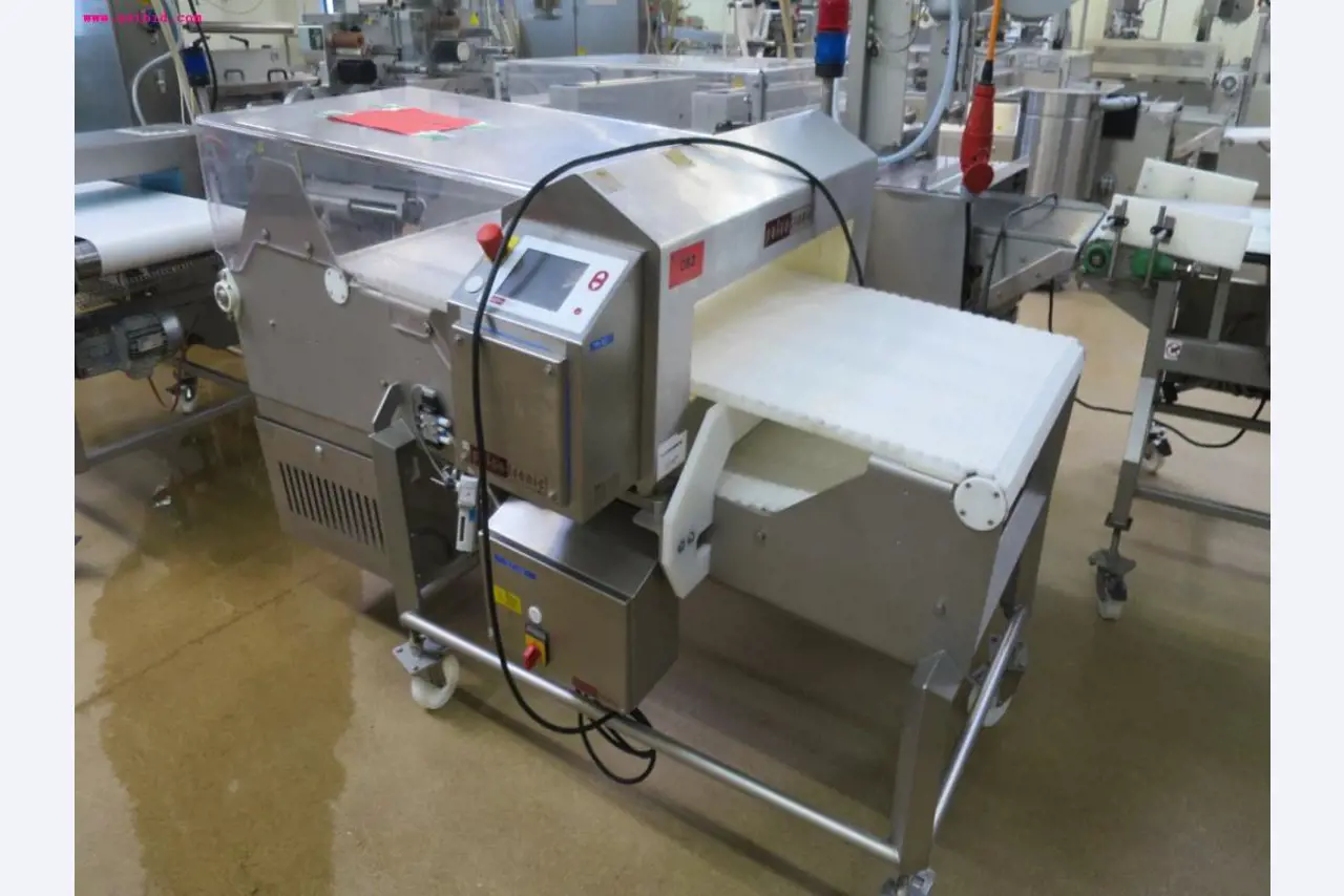 Máquinas de transformação de carnes e equipamento operacional e de escritório-2