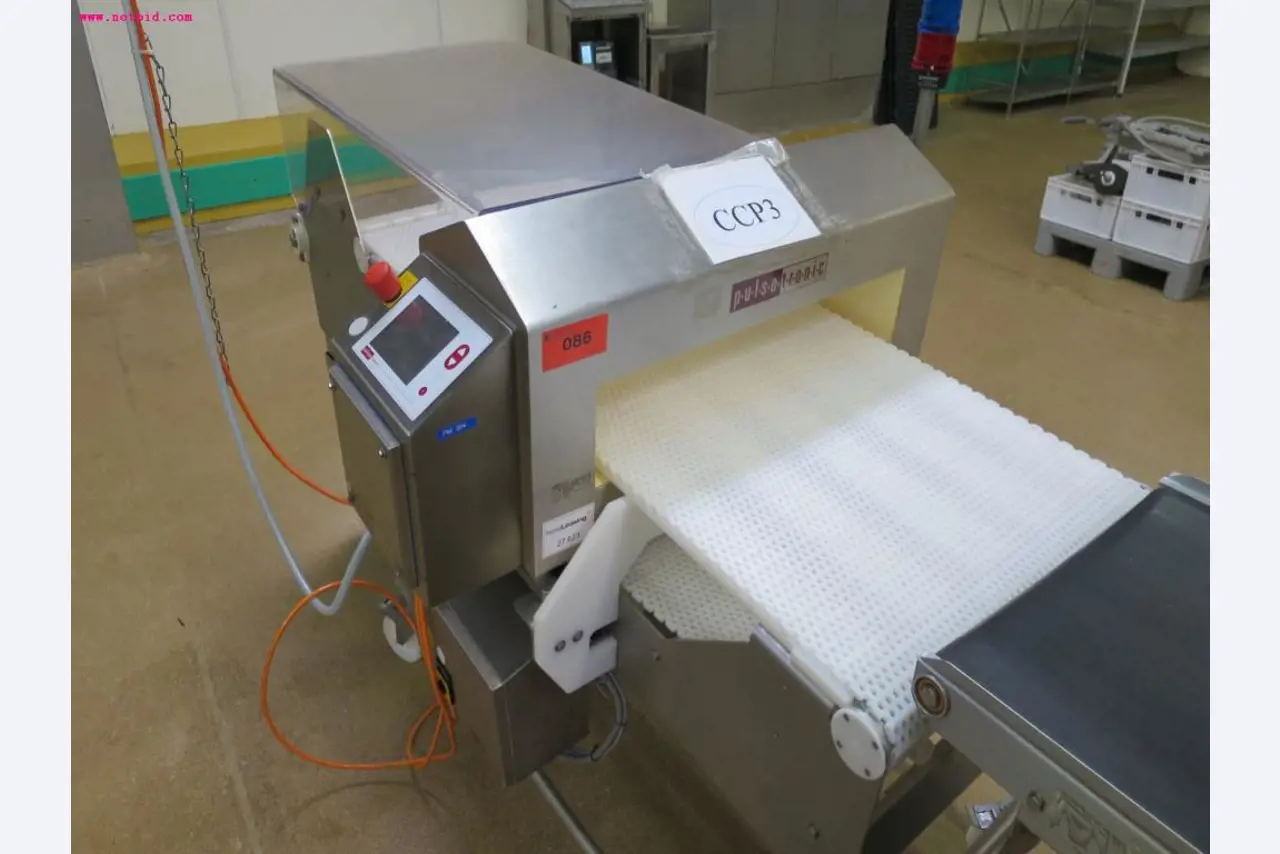 Máquinas de transformação de carnes e equipamento operacional e de escritório-1