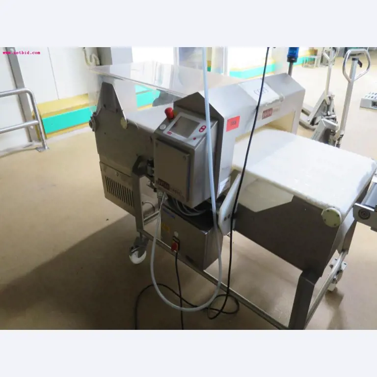 Máquinas de transformação de carnes e equipamento operacional e de escritório-2