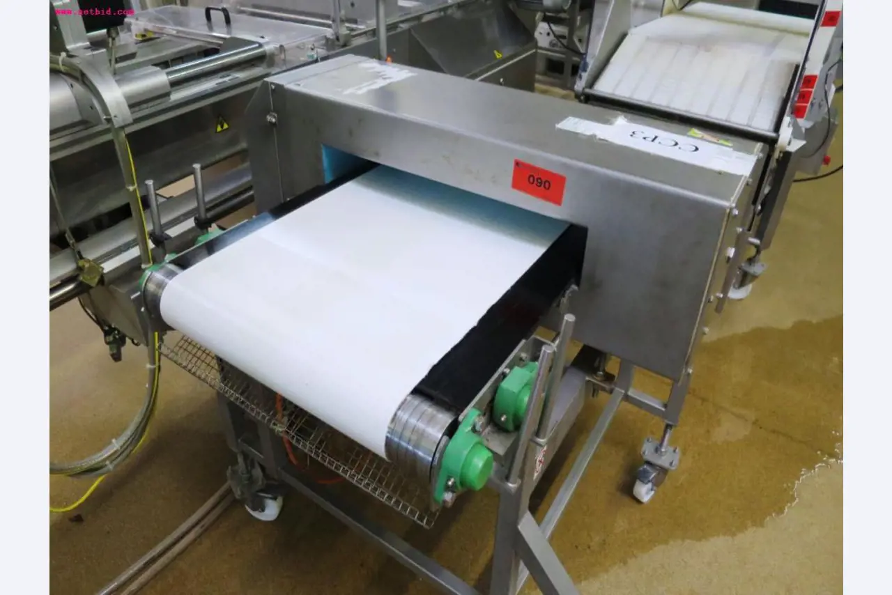 Máquinas de transformação de carnes e equipamento operacional e de escritório-1