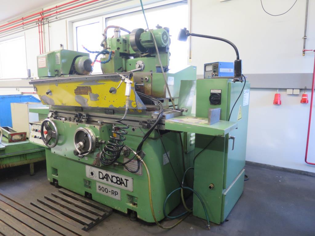 dobro vzdrževani stroji za obdelavo kovin.-3