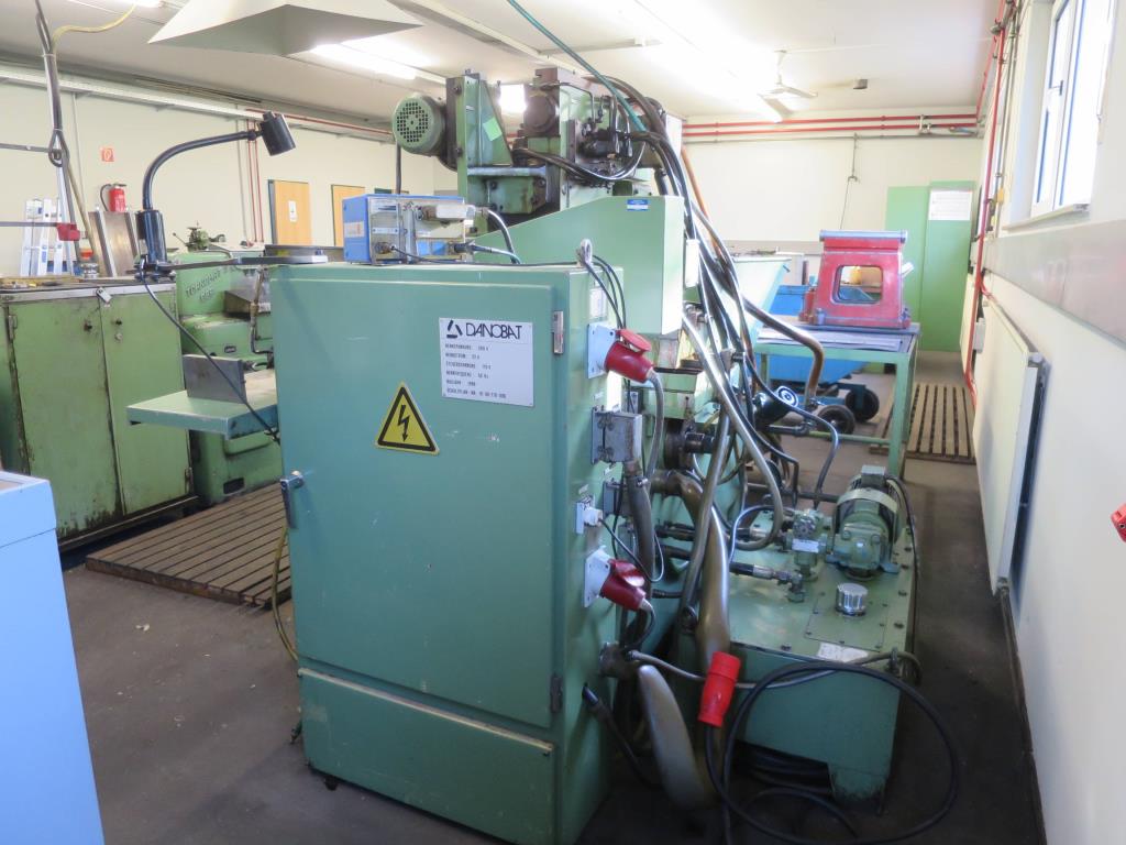 dobro vzdrževani stroji za obdelavo kovin.-6