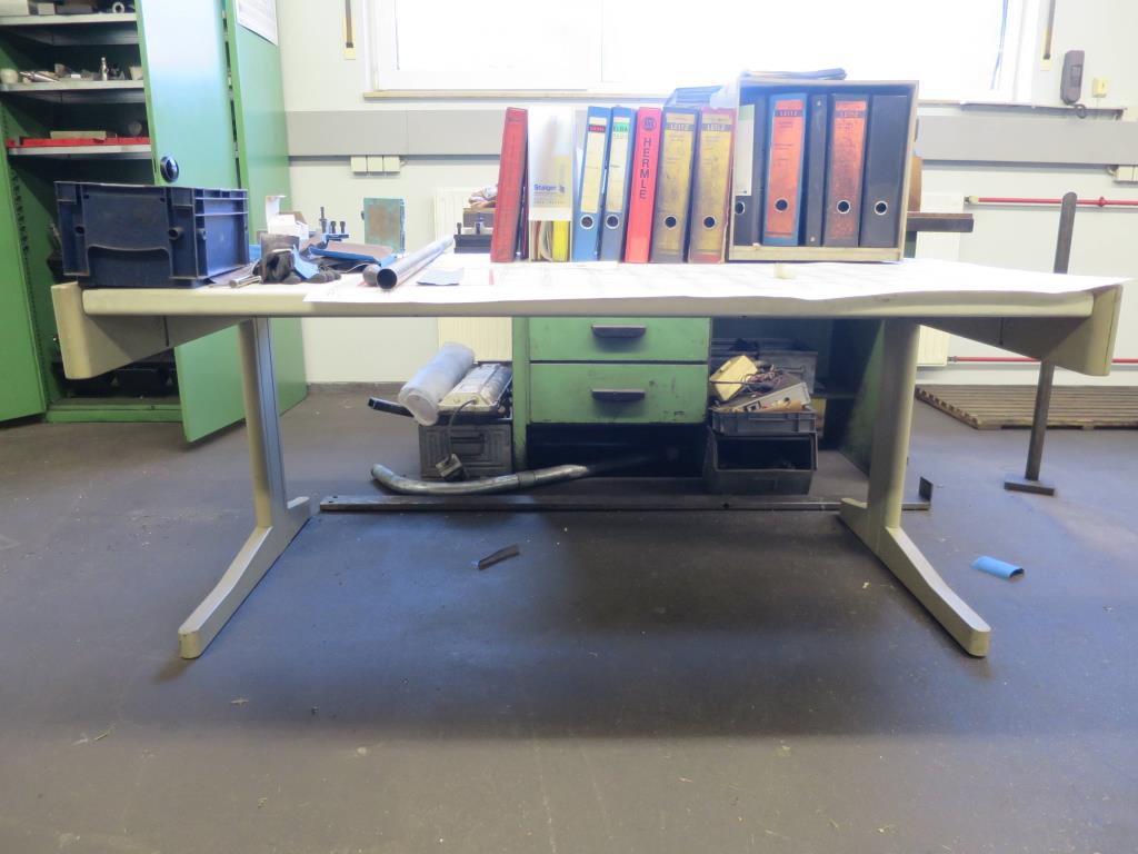 des machines à travailler le métal bien entretenues-1