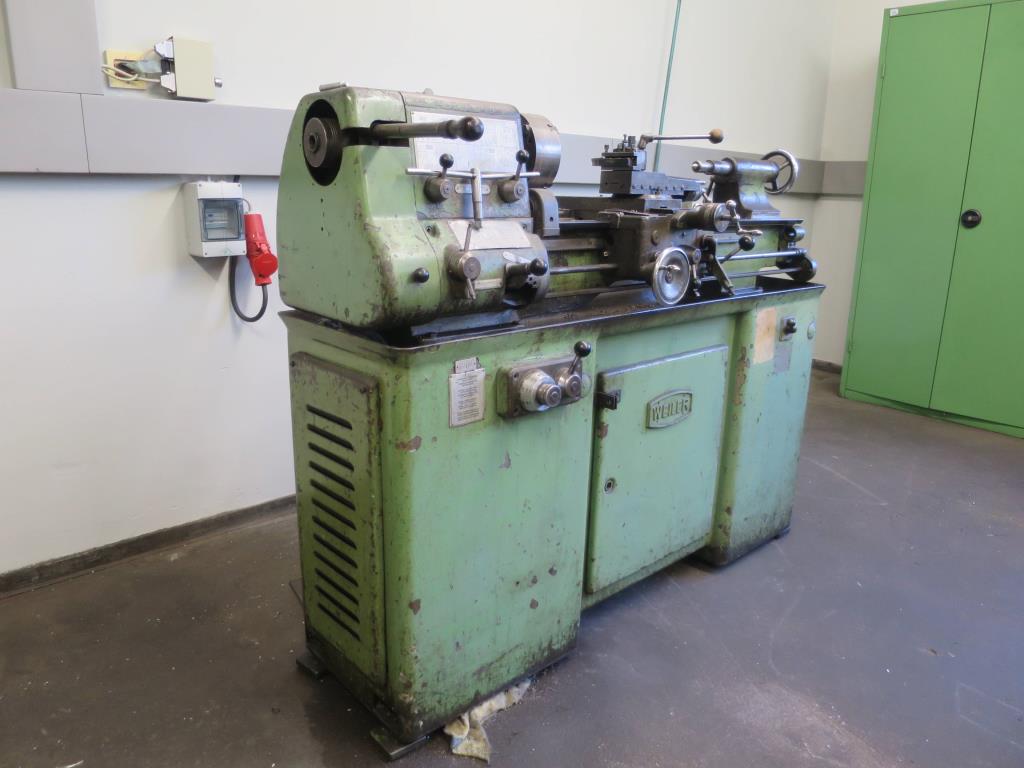 dobro vzdrževani stroji za obdelavo kovin.-2