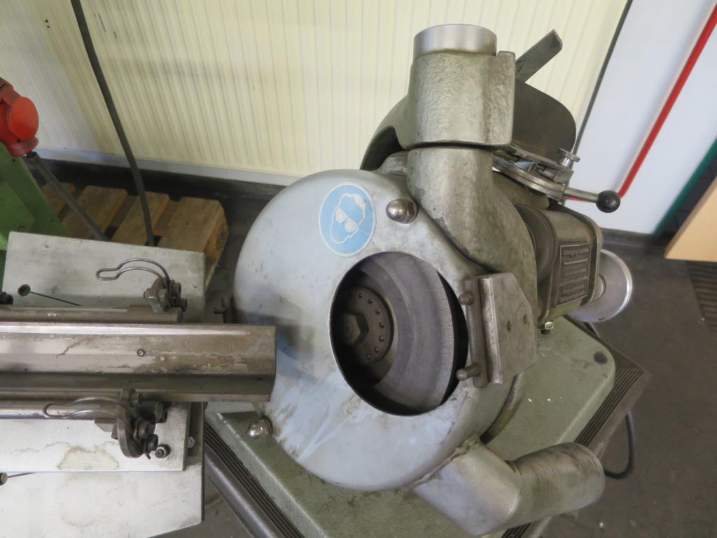 dobro vzdrževani stroji za obdelavo kovin.-3