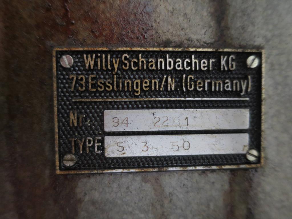 dobro vzdrževani stroji za obdelavo kovin.-4