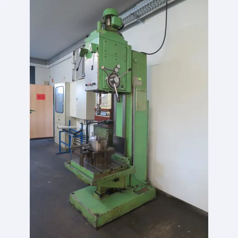 máquinas metalúrgicas em bom estado de conservação-1