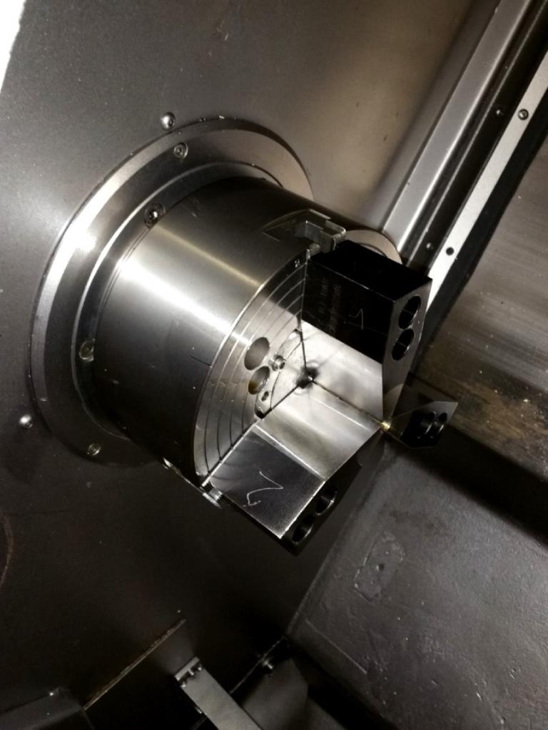 dobro vzdrževani stroji za obdelavo kovin.-3