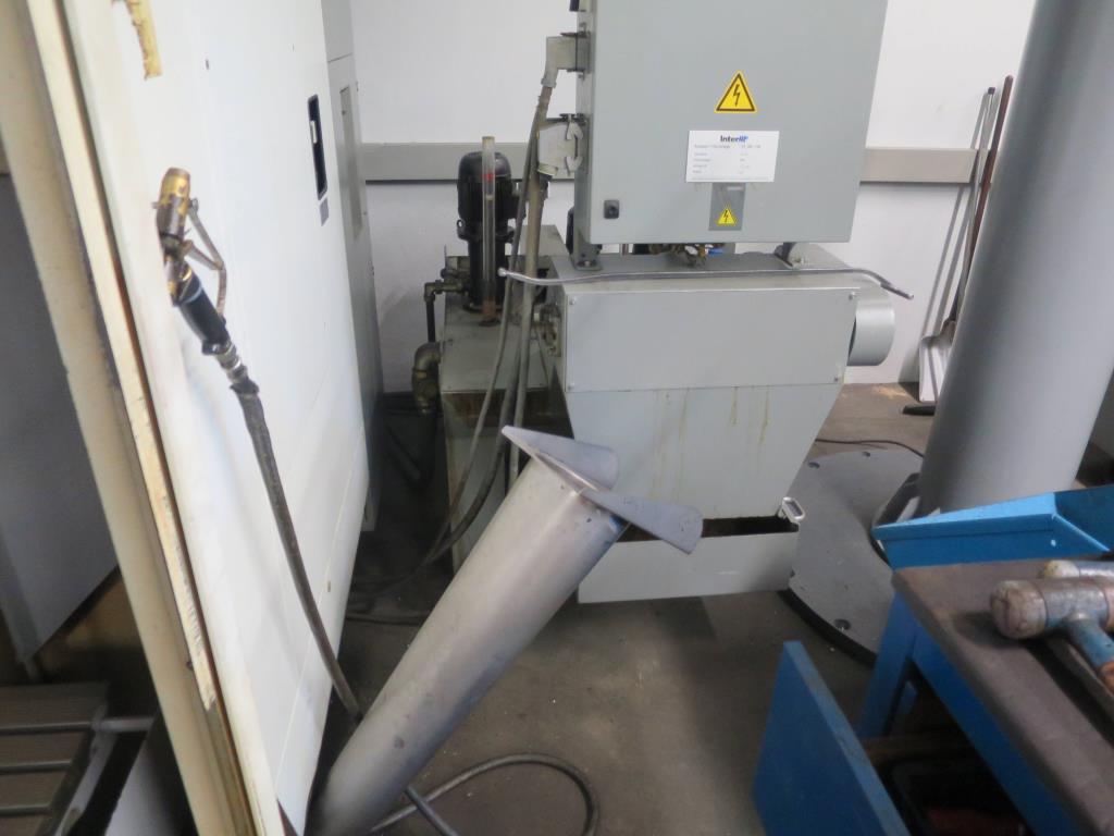 des machines à travailler le métal bien entretenues-8