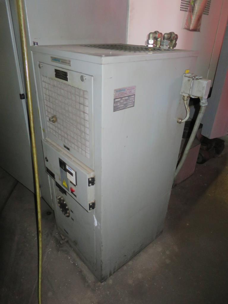 des machines à travailler le métal bien entretenues-9