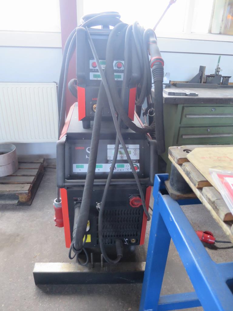 dobro vzdrževani stroji za obdelavo kovin.-3