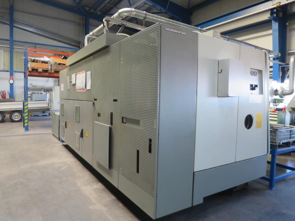 des machines à travailler le métal bien entretenues-14