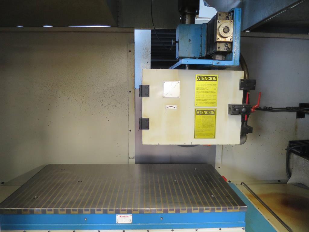 dobro vzdrževani stroji za obdelavo kovin.-2