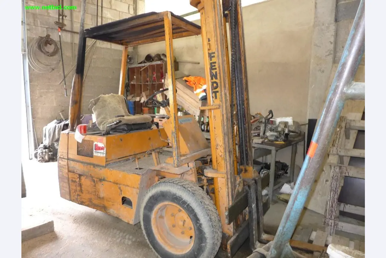 Máquinas de construção, veículos comerciais, reboques-1