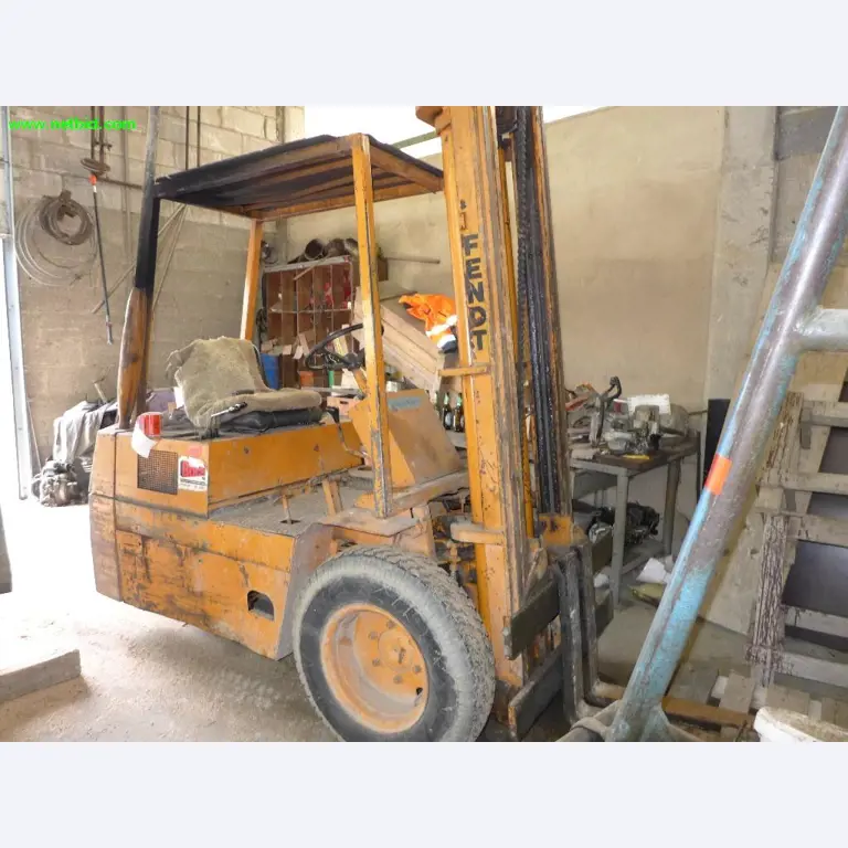 Máquinas de construção, veículos comerciais, reboques-1