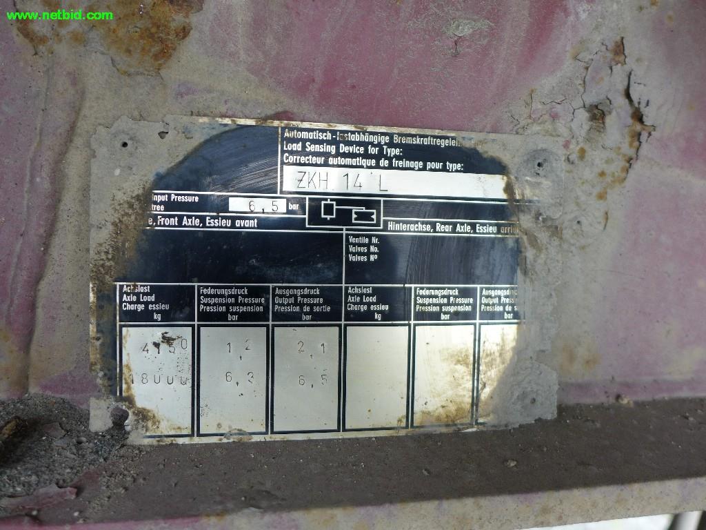 Máquinas de construção, veículos comerciais, reboques-7