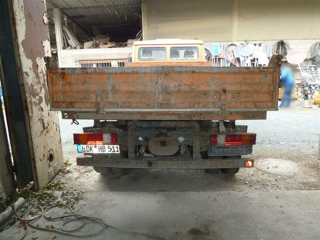 Máquinas de construção, veículos comerciais, reboques-18