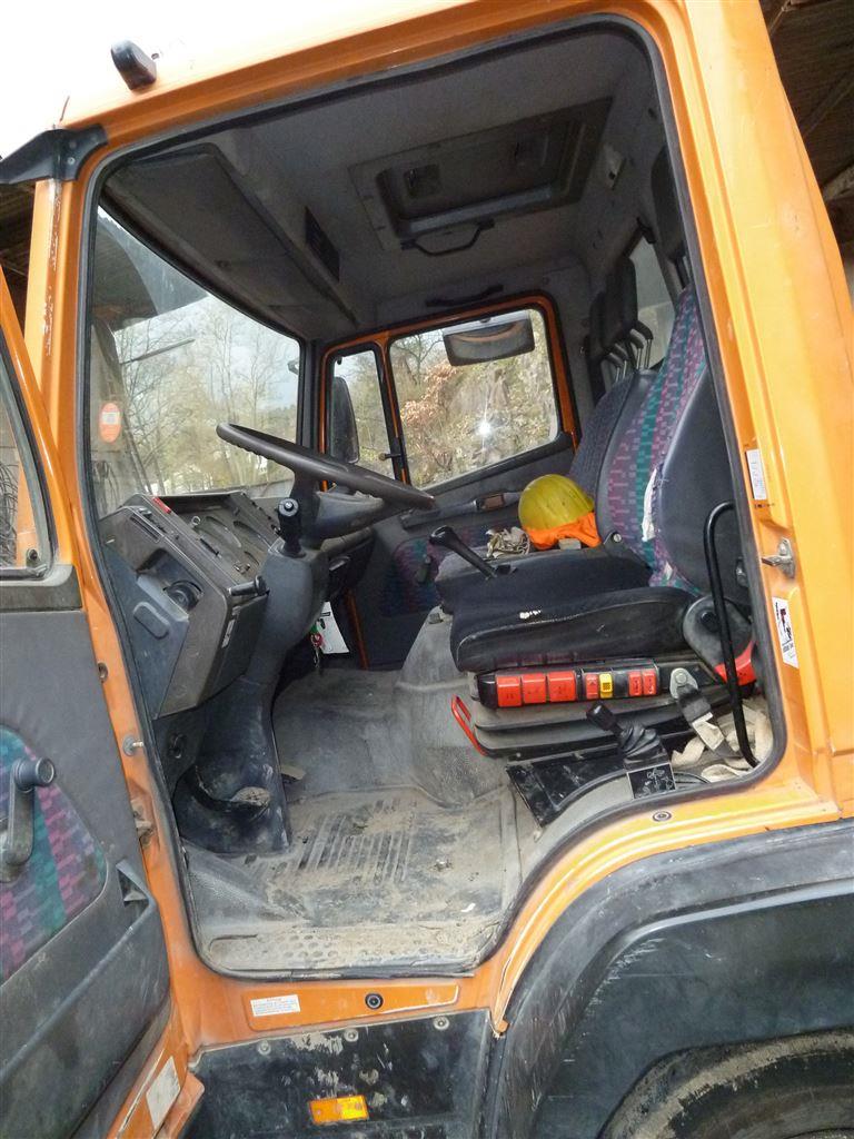 Máquinas de construção, veículos comerciais, reboques-21