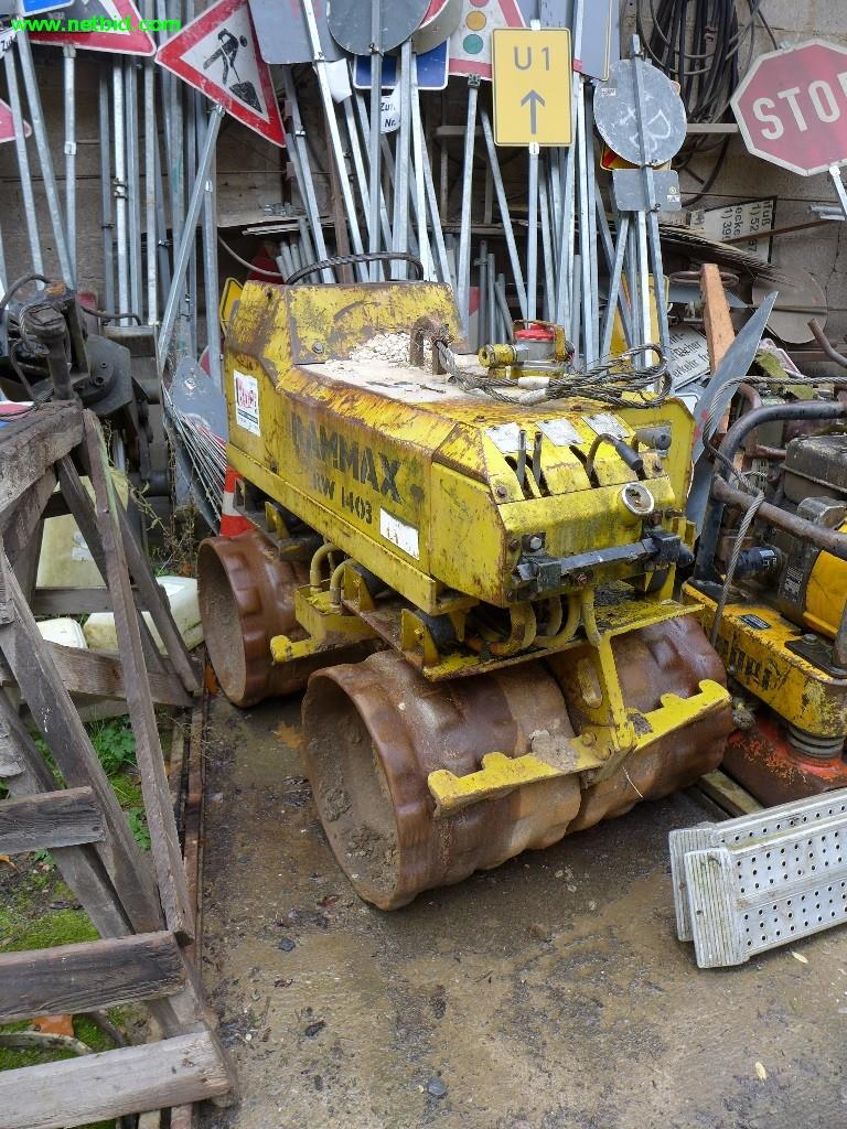 Máquinas de construção, veículos comerciais, reboques-1