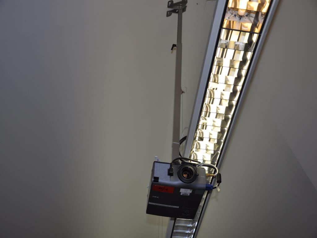 interaktive Lehrmittel, Schulmobiliar, Mobilar Klassenzimmer, Klavier, Smartboards und Kantinenausstattung-4