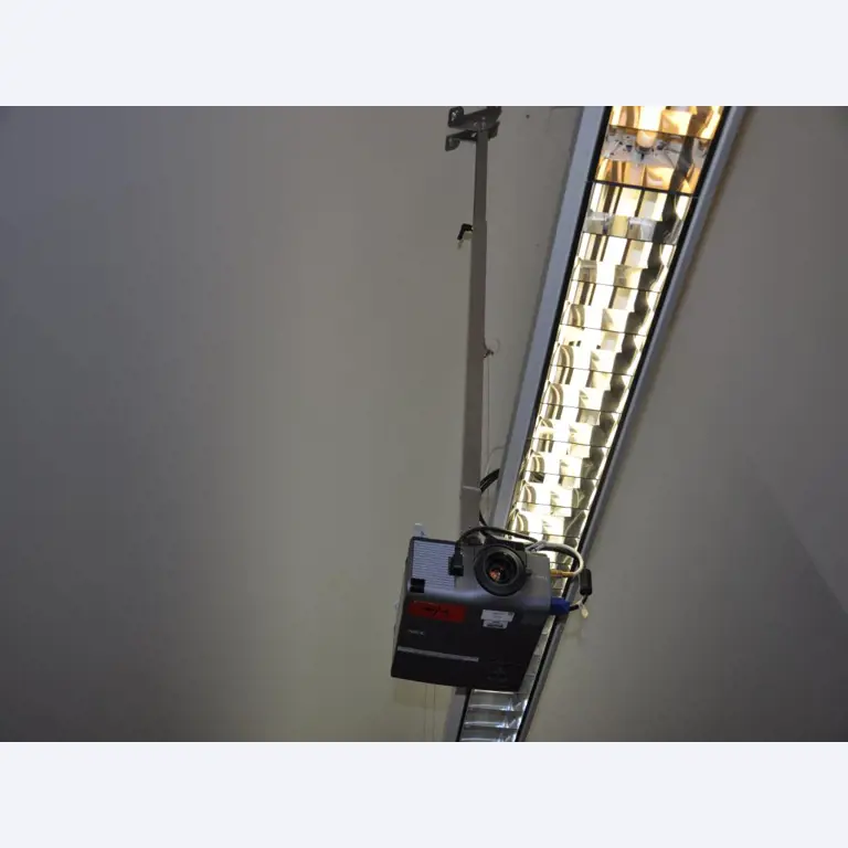 interaktive Lehrmittel, Schulmobiliar, Mobilar Klassenzimmer, Klavier, Smartboards und Kantinenausstattung-4