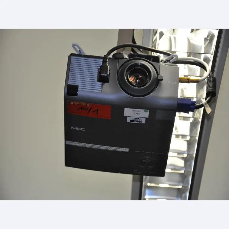 interaktive Lehrmittel, Schulmobiliar, Mobilar Klassenzimmer, Klavier, Smartboards und Kantinenausstattung-3