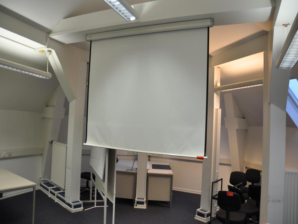 interaktive Lehrmittel, Schulmobiliar, Mobilar Klassenzimmer, Klavier, Smartboards und Kantinenausstattung-1