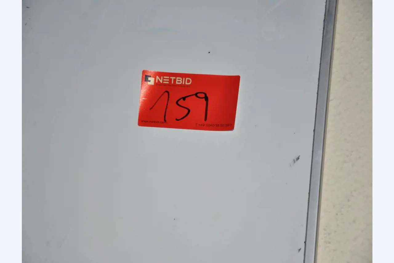 interaktive Lehrmittel, Schulmobiliar, Mobilar Klassenzimmer, Klavier, Smartboards und Kantinenausstattung-3