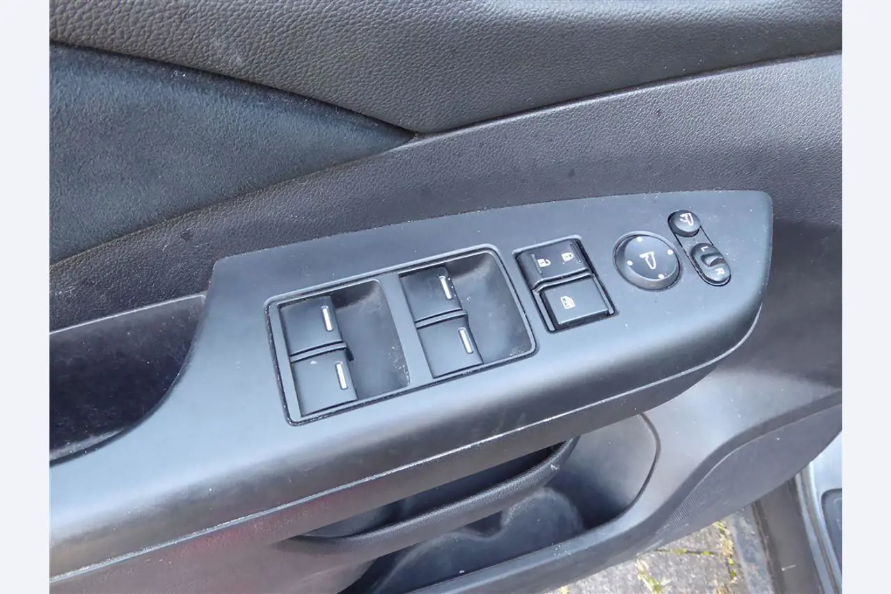 2-axle tractor unit with special cine trailer-11