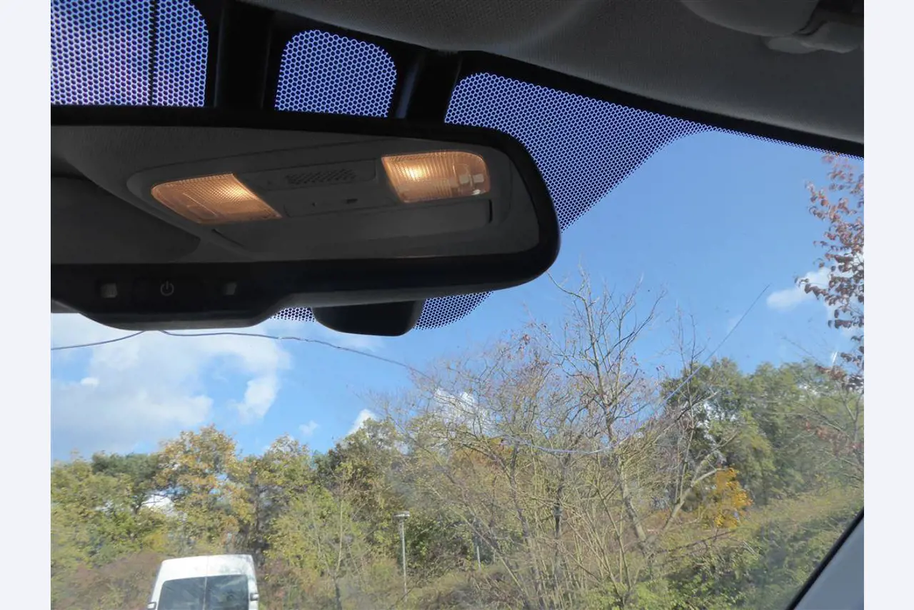 2-axle tractor unit with special cine trailer-18