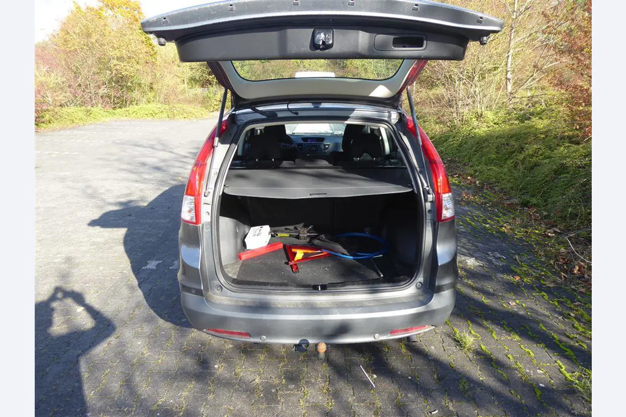 2-axle tractor unit with special cine trailer-6