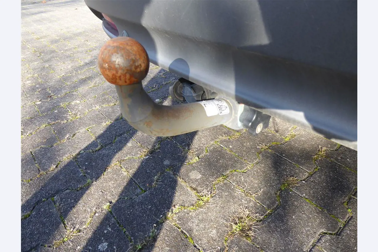 2-axle tractor unit with special cine trailer-7