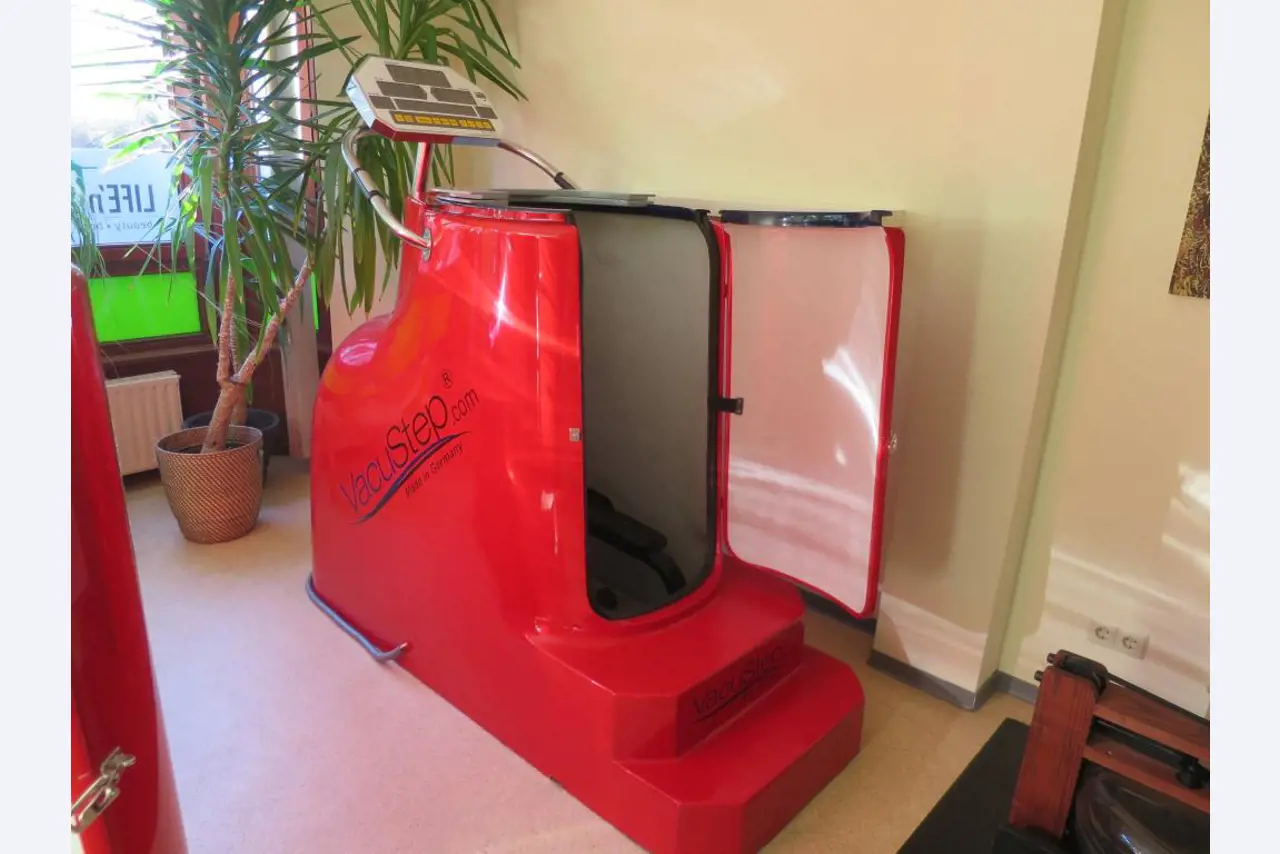 gepflegte Sport-/Fitness- und<br>Ergotherapiegeräte-1