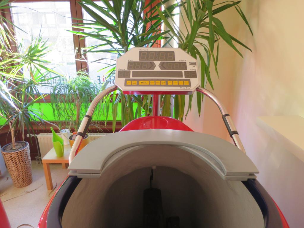 gepflegte Sport-/Fitness- und<br>Ergotherapiegeräte-3