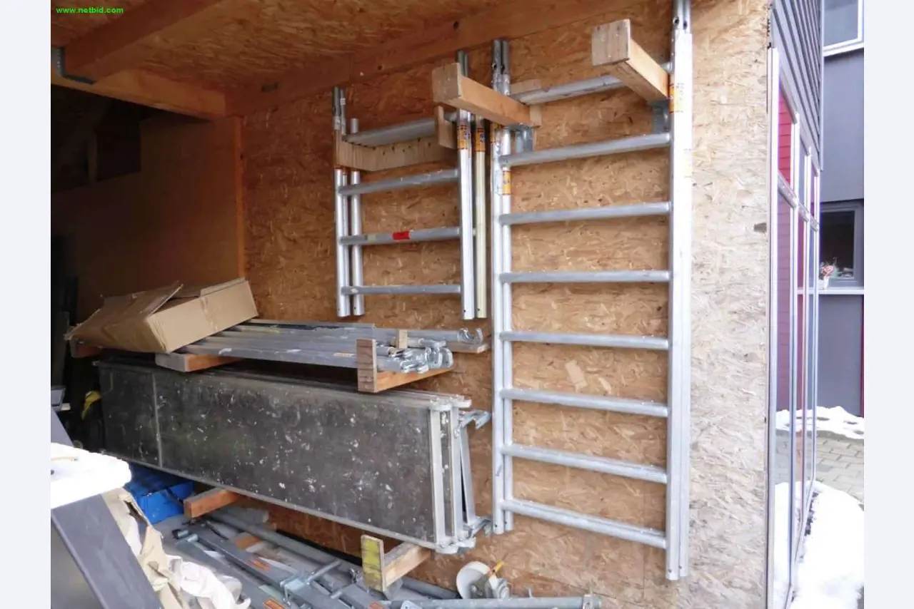Tischlereimaschinen für Fenster- <br>und Möbelbau
-1