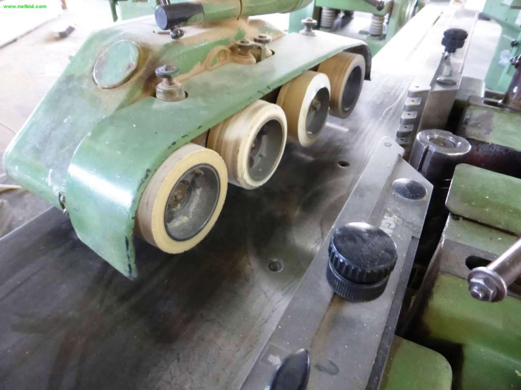 Máquinas de carpintaria para a construção de janelas e móveis
-3