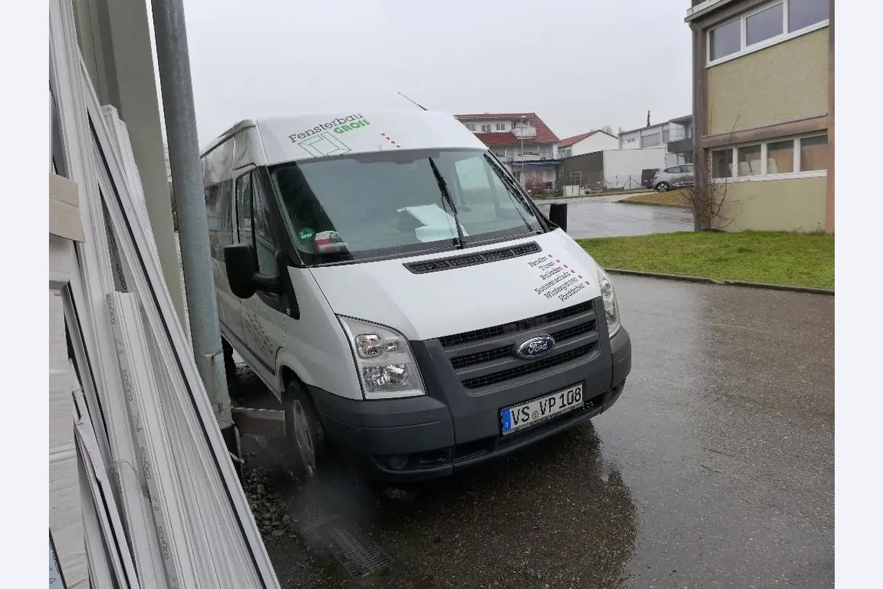 Schrijnwerkmachines voor raam <br>en meubelbouw
-8