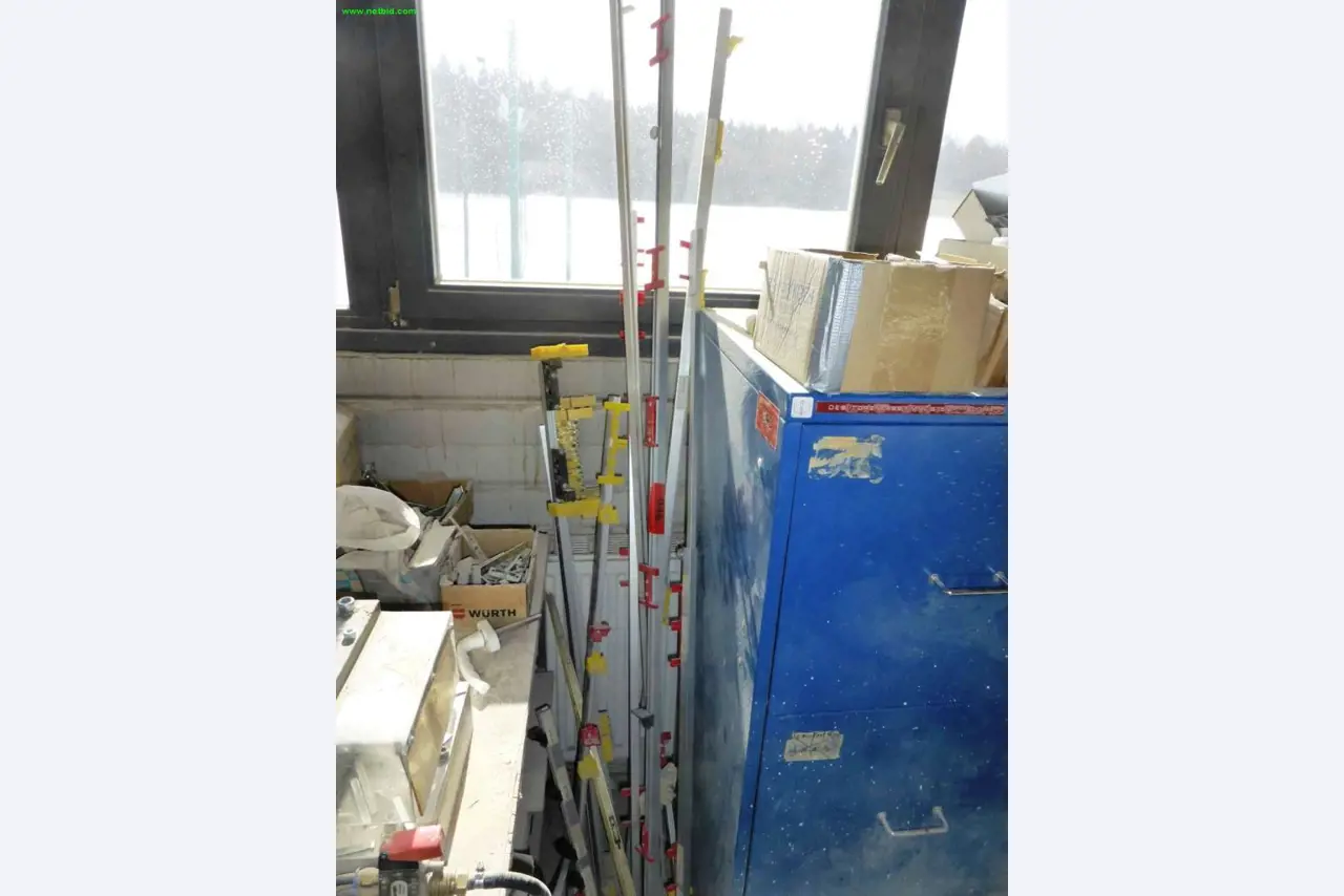 Schrijnwerkmachines voor raam <br>en meubelbouw
-1