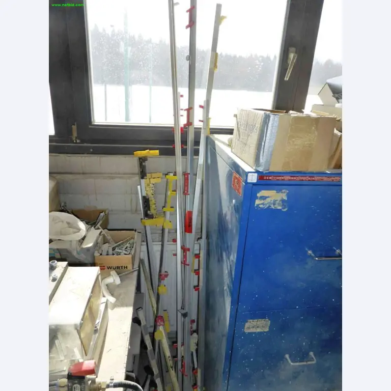 Schrijnwerkmachines voor raam <br>en meubelbouw
-1